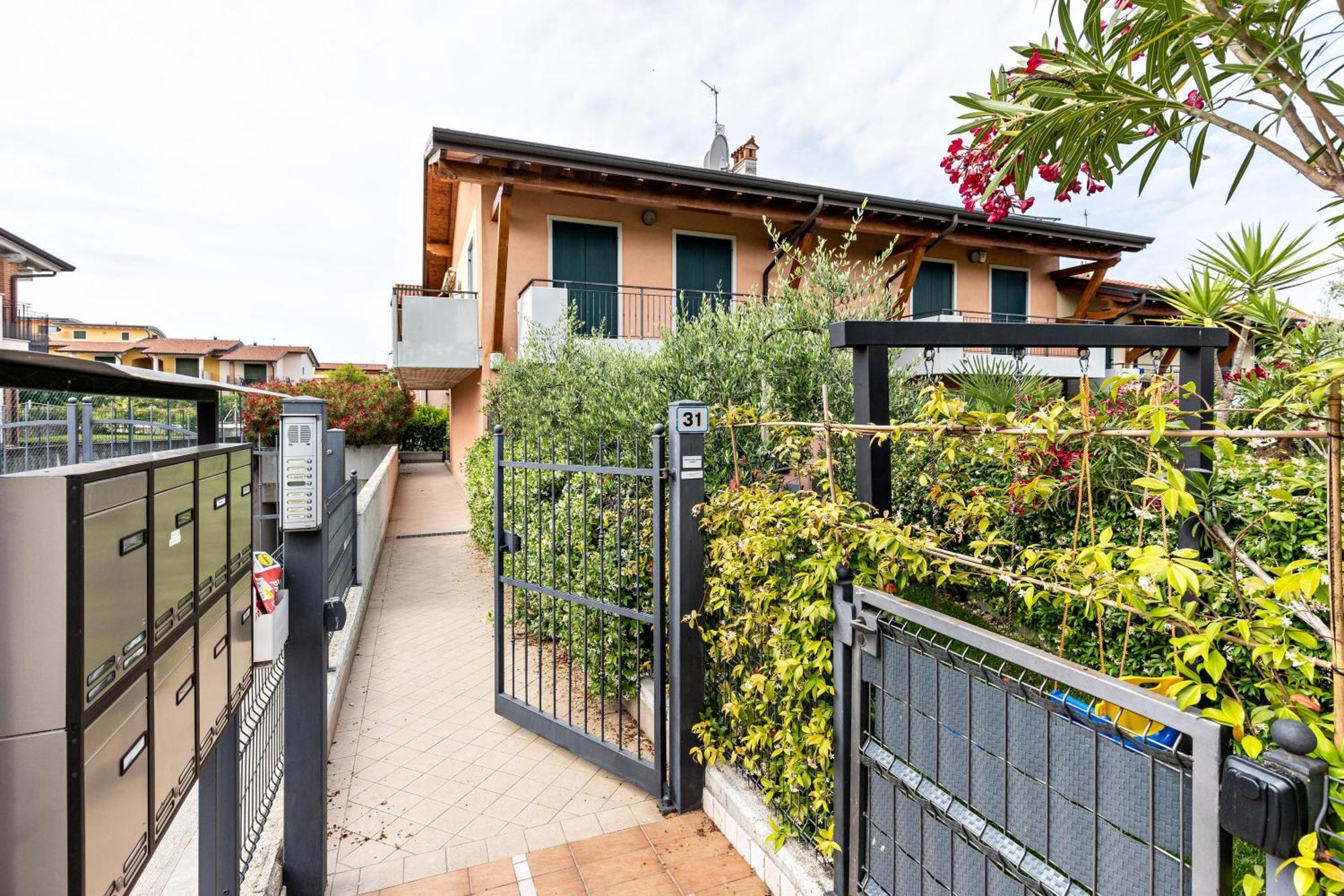 Bluemoon -luminoso Con Piscina Apartment Lazise